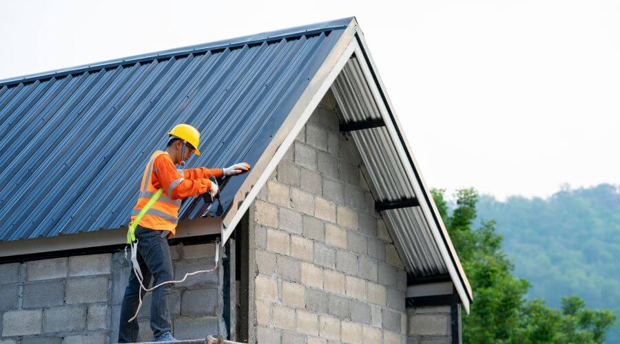 Expert Emergency Roof Repairs services in Closplint, KY